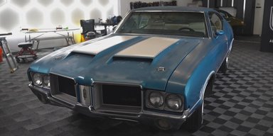 Американська якість: раритетне спортивне авто 70-х завелося після 26 років простою (відео)