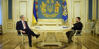 "Зеленський спав": Трамп заявив, що з його міністром фінансів "доволі грубо" обійшлися в Києві