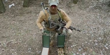 В ВСУ показали экзосклеты "Гюрза-1" в боевых условиях: несут 70 кг на десятки километров (видео)