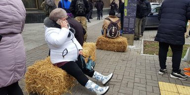 Противники аграрной реформы под Радой расходятся, но дороги еще перекрывают