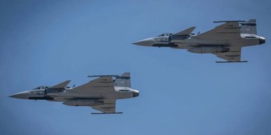 Угнанный самолет в Венгрии полетел в сторону АЭС: на перехват отправились истребители Gripen