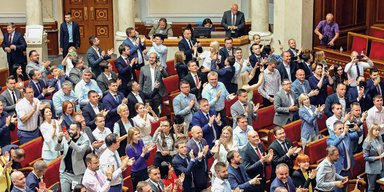 Соблазняющая беззащитность. Зачем Зеленскому нужны депутаты без неприкосновенности