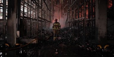 Одна ночь — как минимум 10 разрушенных складов: что известно об ударе РФ по бизнесу в Украине (фото)
