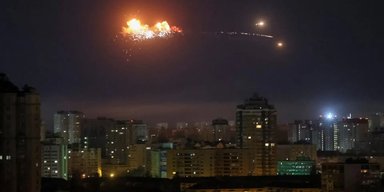 РФ атакует Киев и область "шахедами": есть попадания в жилые дома, детали