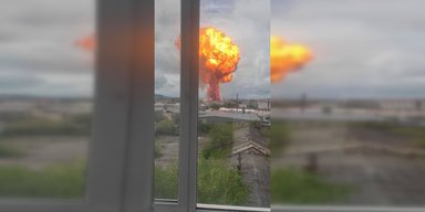 Величезний вогняний "гриб": у російському П'ятигорську стався вибух на АЗС (фото, відео)