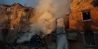 Наслідки атаки РФ на Київ: кількість загиблих зросла, під завалами ще можуть бути люди (відео)