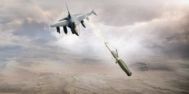 Дешево, но эффективно: самолеты Typhoon будут сбивать дроны ракетами APKWS (видео)