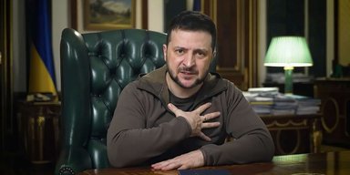 "Чертов террорист": Зеленский обозвал Путина во время интервью (видео)