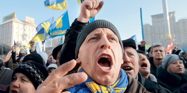 По каким законам живет украинское общество