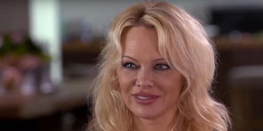 Памела Андерсон показала, як відпочиває у Франції (фото)