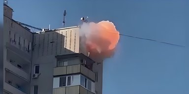 Вибух в Енергодарі: з'явилися кадри удару БПЛА по житловому будинку (відео)