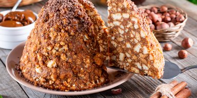 Классический торт "Муравейник": самый простой рецепт вкусного лакомства