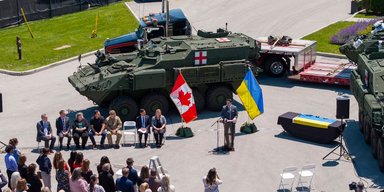 Канада передала Украине первую партию бронированных машины скорой помощи ACVS (видео)