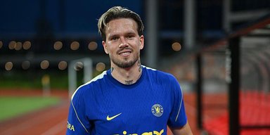 Під "I'm still standing" та вже встиг поштовхатися з партнером: як відбулося повернення Мудрика