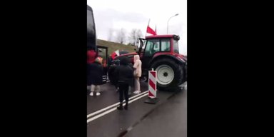 Захватили в заложники гражданина Израиля: поляки заблокировали автобус из Украины (видео)