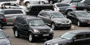 Электрокары, кроссоверы и компактные модели: какие авто с пробегом покупают украинцы (фото)