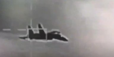 Система "снайпер": F-16 ВВС Тайваня взял на прицел китайский истребитель J-15 (видео)