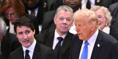 Трамп обрушился с критикой на "Джастина Трюдо из Канады", заявив, что тот цепляется за власть
