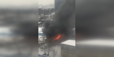 В Подмосковье вспыхнул большой пожар: загорелись складские помещения (фото, видео)