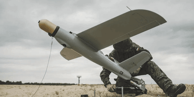 Польща зробить ще більше дронів Warmate і FlyEye, які допомагають ЗСУ винищувати окупантів