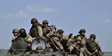 Військові пенсії: хто має право на 100% грошового забезпечення