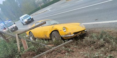 Раритетний суперкар Ferrari за $3 мільйони розбили в безглуздій ДТП (фото)