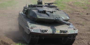 ЗСУ і ЗС РФ борються за рідкісні танки Strv 122 на "нічийній землі", — Forbes (фото)