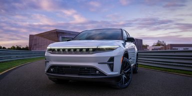 Альтернатива Grand Cherokee: Jeep представив потужний сімейний електрокросовер (фото)