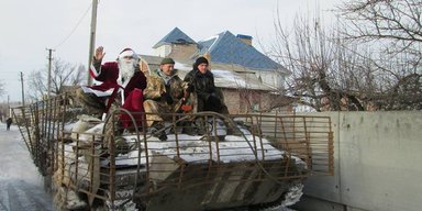 Дед Мороз продолжает войну со злом. Репортаж