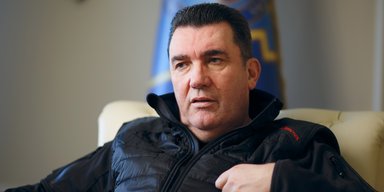 "Делать реверансы — пустая трата времени": Данилов призвал Запад перестать бояться Путина (видео)