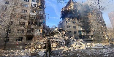 "Техника не едет": ВС РФ перед 3-й волной штурма Авдеевки столкнулись с проблемой (видео)