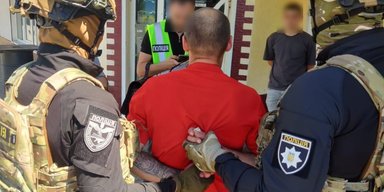 Продавав людей з інвалідністю для жебрацтва: на Хмельниччині затримали місцевого "бізнесмена" (фото)