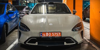 Запас ходу 800 км і 2,8 с до сотні: у Києві помітили перший електромобіль Xiaomi (фото)