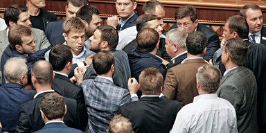Безрадостная Рада. ВРУ VIII созыва скончалась досрочно, ждем следующую