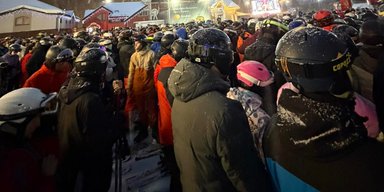 "Крепость Буковель": огромные очереди на курорте показали в сети (фото, видео)