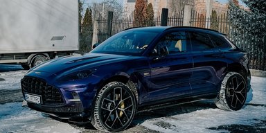 Семейный суперкар: в Украине появился скоростной 900-сильный кроссовер Aston Martin (фото)