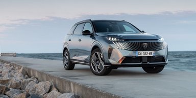 В Украине появится мощный семейный электросовер Peugeot: подробности и цены (фото)