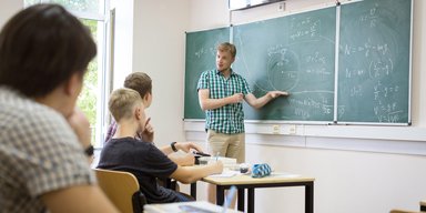 Дети в школах ЕС получают оценки по другой системе: как они будут засчитываться в Украине?