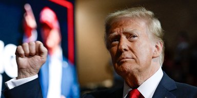 Трамп похвалил курс доллара — индекс валюты упал до четырехлетнего минимума