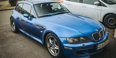 Раритет із 90-х: у Києві помітили найнезвичніший спорткар BMW (фото)