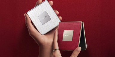 Xiaomi выпустила "праздничный" смартфон с настоящими бриллиантами (фото)