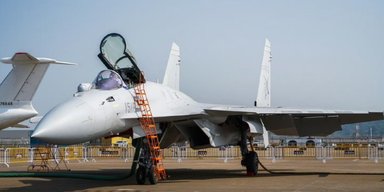 Китай выкатил истребитель J-15T: почему он может стать проблемой для армии США (видео)