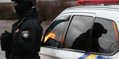 У Києві вибухнув позашляховик біля житлових будинків: на місці працюють екстрені служби