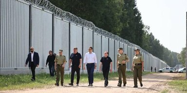 "Витрати найвищі в історії": Польща побудує траншеї та бункери на кордоні з РФ, — Міноборони