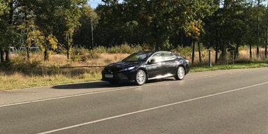 Малышка на миллион. Что нового в Toyota Camry XV70 и кому она подойдет
