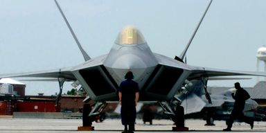 В США оштрафовали конгломерат RTX за раскрытие РФ и Китаю секретов о военных самолетах