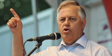 Из Украины вывозили спецназовцы: экс-лидер Компартии Симоненко сбежал в РФ и получил подозрение