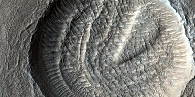 Печиво на Марсі. Апарат NASA зробив знімок стародавнього марсіанського кратера (фото)