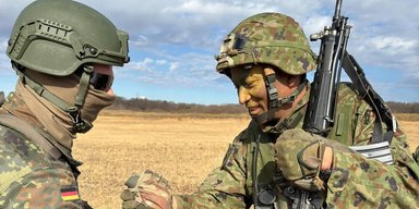Німеччина та Японія вперше провели спільні навчання десантників (відео)