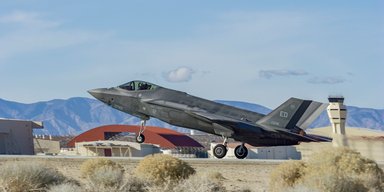 Опоздали на пять лет: Пентагон наконец одобрил масштабное производство F-35